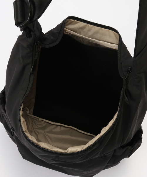 JOURNAL STANDARD relume(ジャーナルスタンダード レリューム)の「【THE NORTH FACE/ ザノースフェイス】 Ficus Shoulder(クラッチバッグ・レディース・ブラック・FREE)」の6枚目の写真