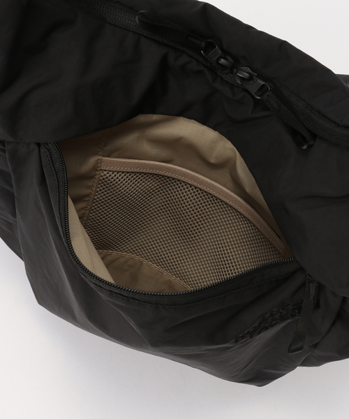JOURNAL STANDARD relume(ジャーナルスタンダード レリューム)の「【THE NORTH FACE/ ザノースフェイス】 Ficus Shoulder(クラッチバッグ・レディース・ブラック・FREE)」の9枚目の写真