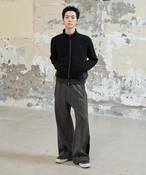 BEGIN202（ビギン202）の「リエン トラックパンツ [チャコール]（スウェットパンツ・メンズ・その他・1/0/3/2）」の2枚目の写真