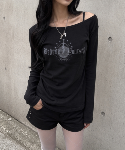 DAMISH(ダミシュ)の「ソブリンオブレタリングロングスリーブ_ブラック(Tシャツ/カットソー・レディース・ブラック・FREE)」の1枚目の写真