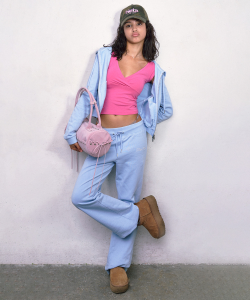 GILAARCHIVE（ギラアーカイブ）の「[X hieta] SIDE EYELET SIGNATURE LOGO SWEAT PANTS_SKY BLUE（スウェットパンツ・レディース・その他・FREE）」の2枚目の写真