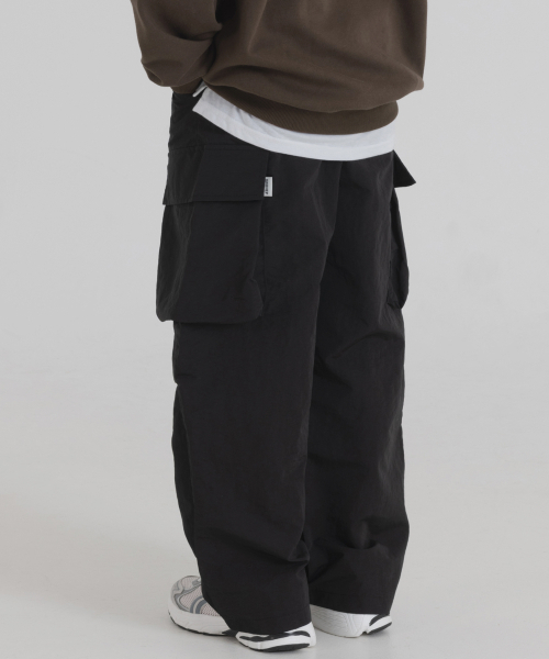 PIANER KIDS(ピアネールキッズ)の「ナイロンカーゴパラシュートパンツ(ブラック)(スウェットパンツ・レディース・ブラック・S(120-130cm)/M(130-140cm)/L(140-150cm)/XL(150-160㎝))」の6枚目の写真