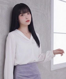 Vネックツイストブラウス(ON・OFF兼用 / ロングシーズン対応）