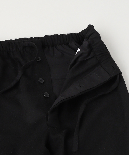 Gabriela Coll Garments(ガブリエラコールガーメンツ)の「G.C.G(ガブリエラコールガーメンツ) HEAVY WOOL DRAWSTRING TROUSERS(スラックス・メンズ・ブラック・1/2)」の3枚目の写真