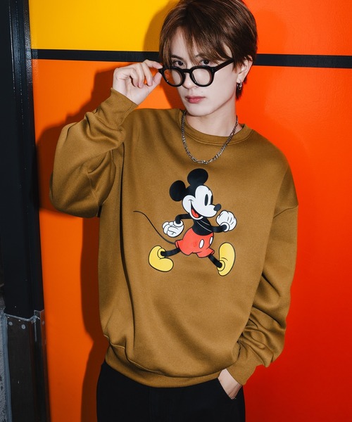 MICKEY MOUSE(ミッキーマウス)の「【MICKEY MOUSE】裏起毛 コットンタッチ ピリング防止加工 トレーナー(スウェット・メンズ・杢グレー/チャコール/グレイッシュベージュ/キャメル・LARGE/X-LARGE/MEDIUM)」の4枚目の写真
