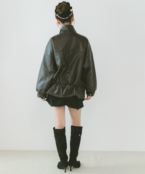VANNIE U（ヴァニーユー）の「スタンドネックペプラムフェイクレザージャケット（その他アウター・レディース・ブラウン/ブラック・FREE）」の6枚目の写真