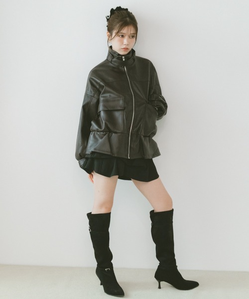 VANNIE U（ヴァニーユー）の「スタンドネックペプラムフェイクレザージャケット（その他アウター・レディース・ブラウン/ブラック・FREE）」の4枚目の写真