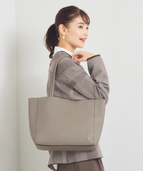 ITS'DEMO(イッツデモ)の「【肩かる】ライラA4トート(トートバッグ・レディース・ブラウン系/ナチュラル/ブラック/シルバー・00)」の9枚目の写真