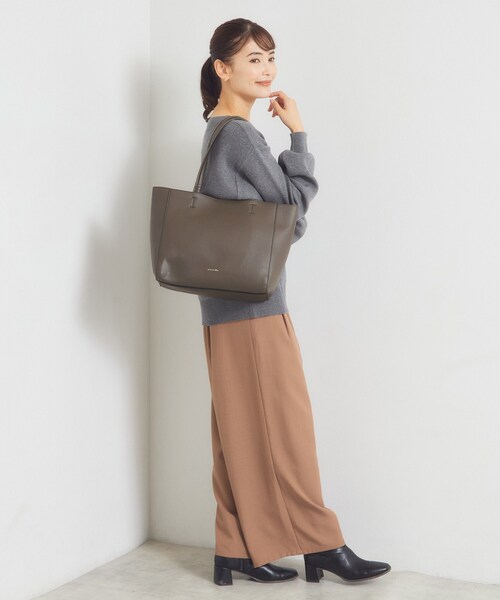 ITS'DEMO(イッツデモ)の「【肩かる】ライラA4トート(トートバッグ・レディース・ブラウン系/ナチュラル/ブラック/シルバー・00)」の12枚目の写真