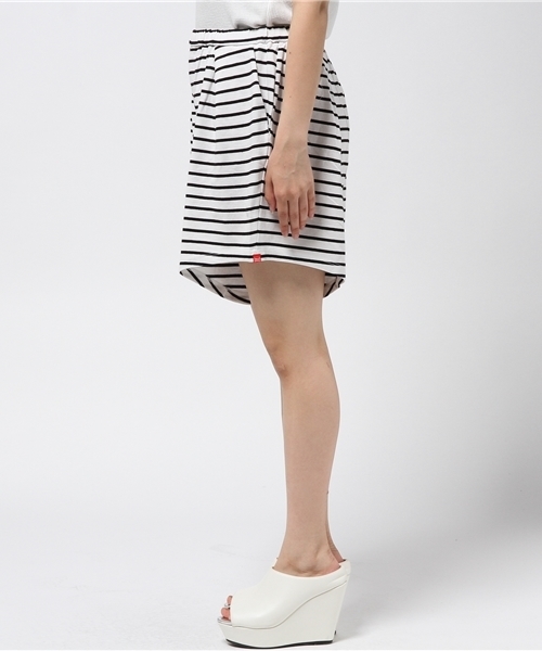 RODEO CROWNS WIDE BOWL（ロデオクラウンズワイドボウル）の「ONE TUCK SHORTS（その他パンツ・レディース・ホワイト系その他・SMALL/MEDIUM）」の3枚目の写真