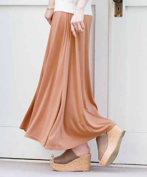 Pierrot（ピエロ）の「無地マキシスカート ロング丈（スカート・レディース・ブラック/ブルー系その他2/カーキオリーブ/杢グレー/グリーン系その他/ネイビー/ブルー系その他/オレンジ/サンドベージュ/ライトブルーグレー/ピンクベージュ/ブルー/レッド系その他/マスタード/イエロー系その他/ピンク系その他/ブラウン系その他/グリーン系その他2/パープル系その他/ベージュ・L/M）」の17枚目の写真