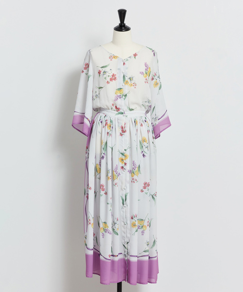 美品　ノエラ　フラワースカーフ柄ワンピース　華やか　上品　花柄　総柄　羽織　M Noela - 美品 ノエラ フラワースカーフ柄ワンピース 華やか 上品