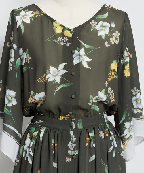 美品　ノエラ　フラワースカーフ柄ワンピース　華やか　上品　花柄　総柄　羽織　M Noela - 美品 ノエラ フラワースカーフ柄ワンピース 華やか 上品