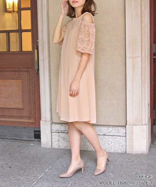 RANDA（ランダ）の「オープンショルダーAラインワンピース（ワンピース・レディース・ブラック/ベージュ/ブルー・0/1）」の2枚目の写真