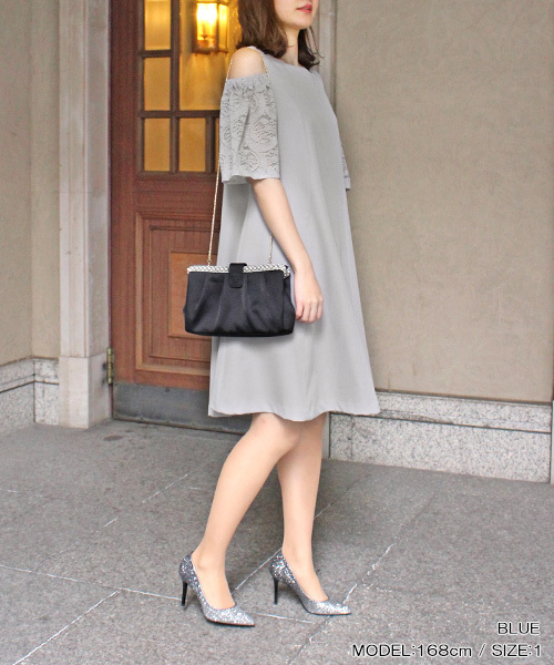 RANDA（ランダ）の「オープンショルダーAラインワンピース（ワンピース・レディース・ブラック/ベージュ/ブルー・0/1）」の3枚目の写真