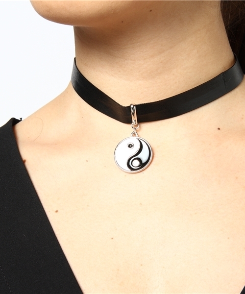 WEGO（ウィゴー）の「WEGO/陰陽チョーカー（ネックレス・レディース・ブラック・FREE）」の2枚目の写真