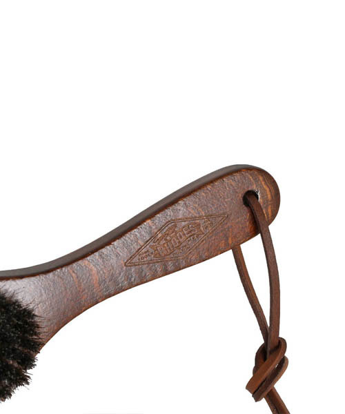 DULTON（ダルトン）の「CLOTHES BRUSH /洋服 ブラシ（ランドリーグッズ・メンズ・その他・FREE）」の5枚目の写真