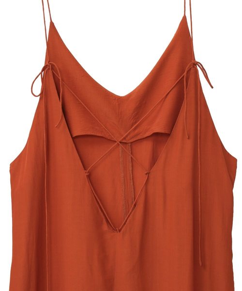 CLANE(クラネ)の「CENTER SLIT WRINKLE CAMISOLE(キャミソール・レディース・ブラック/グリーン系その他/キャメル・2/1)」の7枚目の写真