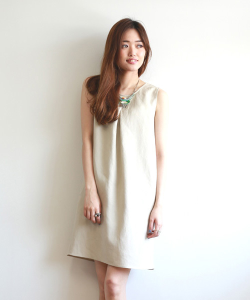 BEAMS LIGHTS Women's(ビームスライツ ウィメンズ)の「○BEAMS LIGHTS / フロントタック コクーンワンピース(ワンピース・レディース・ベージュ/オレンジ・38/36)」の2枚目の写真