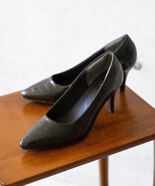 menue（メヌエ）の「【ふわっと軽い エアスイート】走れるパンプス 7cmヒールver（パンプス・レディース・ネイビー/グレー系その他/アイボリー/ブラウン系その他/グレイッシュベージュ/シルバー系その他/パイソン/レオパード/ブラック系その他3/ブラック系その他2/ブラック/ブラック系その他6/ブラック系その他4/ブラック系その他5/ベージュ系その他/ボルドー/アッシュグレー/ブラック系その他/ガンメタ/ベージュ系その他3/ベージュ系その他4/ホワイト系その他/グレー系その他2/ベージュ系その他2/ホワイト系その他2/アニマル/レッド系その他/ブルーグレー/ブラック系その他7/ベージュ系その他5/ホワイト系その他3/ベージュ系その他6/ライトグリーン/ダークネイビー/ダークパープル/グリーン/ダークグレー/カラフル/オフホワイト/ベージュ系/ベージュ系その他7/ライトグレー/ブラック系/シルバー系/ライトグレー系/ブラック系2/ブラウン系その他2/シルバー/ブラック系1/ブラック系3/シルバー系1/ダークブラウン・24.5cm/22.5cm/25.0cm/23.5cm/25.5cm/21.5cm/22.0cm/26.0cm/26.5cm/23.0cm/24.0cm/21.0cm）」の9枚目の写真