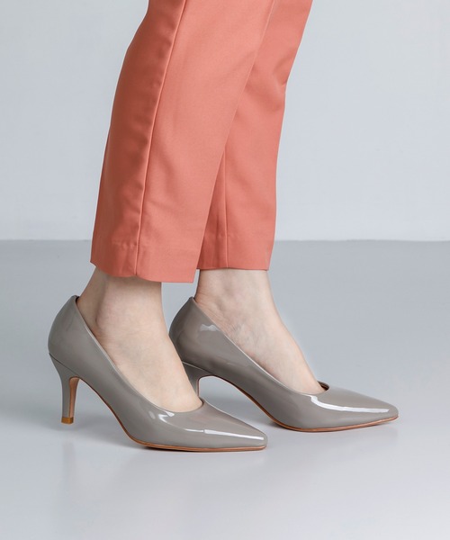 menue（メヌエ）の「【ふわっと軽い エアスイート】走れるパンプス 7cmヒールver（パンプス・レディース・ネイビー/グレー系その他/アイボリー/ブラウン系その他/グレイッシュベージュ/シルバー系その他/パイソン/レオパード/ブラック系その他3/ブラック系その他2/ブラック/ブラック系その他6/ブラック系その他4/ブラック系その他5/ベージュ系その他/ボルドー/アッシュグレー/ブラック系その他/ガンメタ/ベージュ系その他3/ベージュ系その他4/ホワイト系その他/グレー系その他2/ベージュ系その他2/ホワイト系その他2/アニマル/レッド系その他/ブルーグレー/ブラック系その他7/ベージュ系その他5/ホワイト系その他3/ベージュ系その他6/ライトグリーン/ダークネイビー/ダークパープル/グリーン/ダークグレー/カラフル/オフホワイト/ベージュ系/ベージュ系その他7/ライトグレー/ブラック系/シルバー系/ライトグレー系/ブラック系2/ブラウン系その他2/シルバー/ブラック系1/ブラック系3/シルバー系1/ダークブラウン・24.5cm/22.5cm/25.0cm/23.5cm/25.5cm/21.5cm/22.0cm/26.0cm/26.5cm/23.0cm/24.0cm/21.0cm）」の18枚目の写真