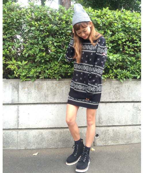 X-girl（エックスガール）の「BANDANA KNIT TOP（ニット/セーター・レディース・ブラック/レッド/ブルー・1/2）」の2枚目の写真