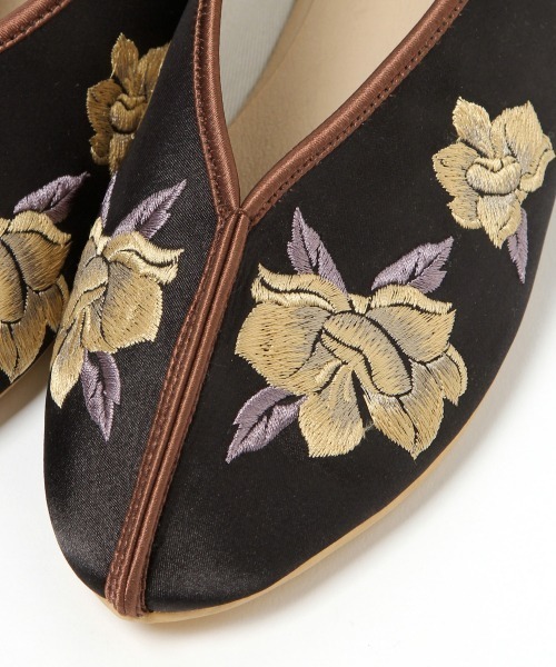 GLOBAL WORK（グローバルワーク）の「フラットチャイナシューズ/930419（その他シューズ・レディース・ブラック/アイボリー/ベージュ系その他・MEDIUM/LARGE）」の4枚目の写真