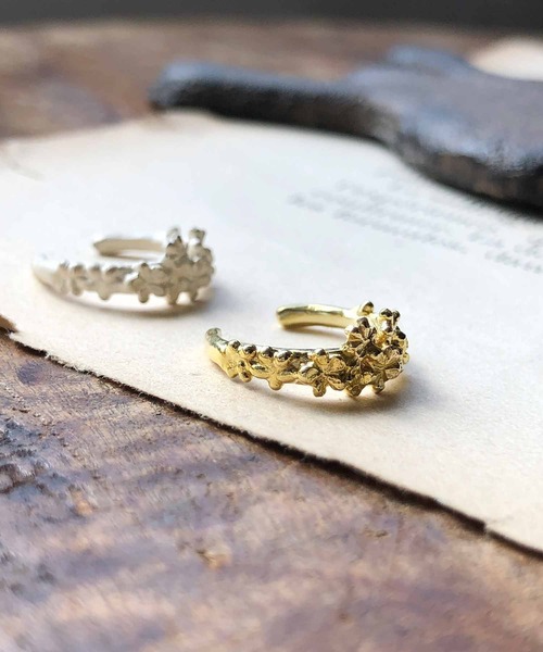 m.soeur（エムスール）の「小花のイヤーカフ＊（イヤーカフ・レディース・シルバー/ゴールド・FREE）」の5枚目の写真