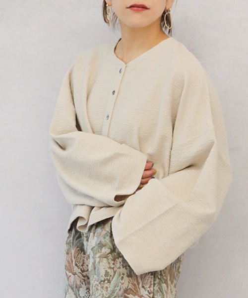 ap retro（アプレトロ）の「フクレジャガードヘンリーネックプルオーバー【ZOZOTOWN限定商品】（Tシャツ/カットソー・レディース・ブラック/ライトカーキ/ライトベージュ・FREE）」の2枚目の写真