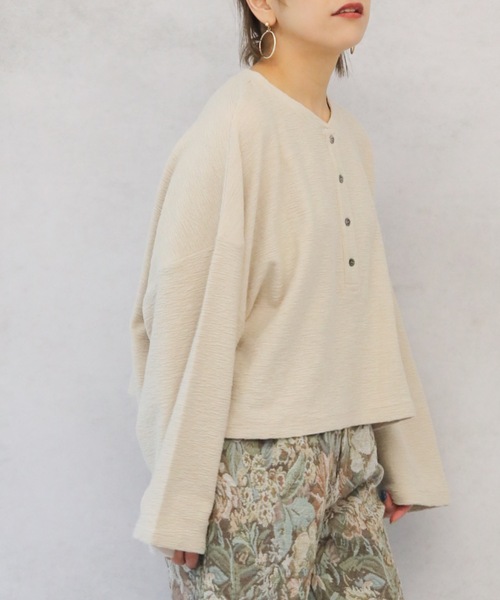 ap retro（アプレトロ）の「フクレジャガードヘンリーネックプルオーバー【ZOZOTOWN限定商品】（Tシャツ/カットソー・レディース・ブラック/ライトカーキ/ライトベージュ・FREE）」の18枚目の写真