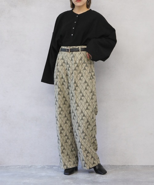 ap retro（アプレトロ）の「フクレジャガードヘンリーネックプルオーバー【ZOZOTOWN限定商品】（Tシャツ/カットソー・レディース・ブラック/ライトカーキ/ライトベージュ・FREE）」の5枚目の写真