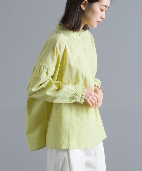 OMNES（オムネス）の「ドットジャガードフリル衿シャツ（シャツ/ブラウス・レディース・ホワイト/ネイビー/イエロー・FREE）」の20枚目の写真