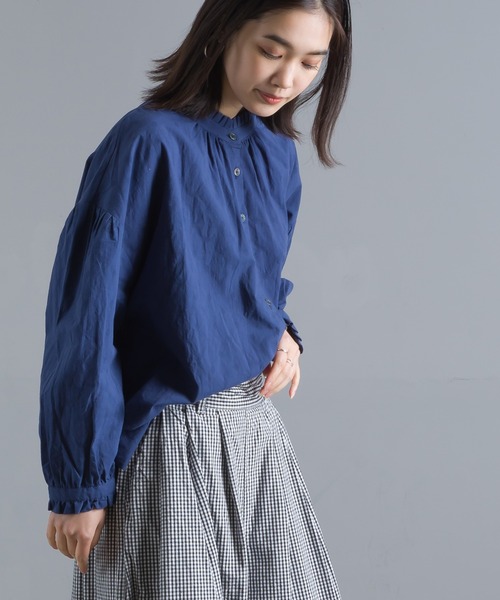 OMNES（オムネス）の「ドットジャガードフリル衿シャツ（シャツ/ブラウス・レディース・ホワイト/ネイビー/イエロー・FREE）」の11枚目の写真