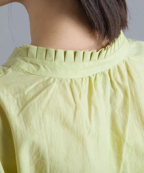 OMNES（オムネス）の「ドットジャガードフリル衿シャツ（シャツ/ブラウス・レディース・ホワイト/ネイビー/イエロー・FREE）」の18枚目の写真
