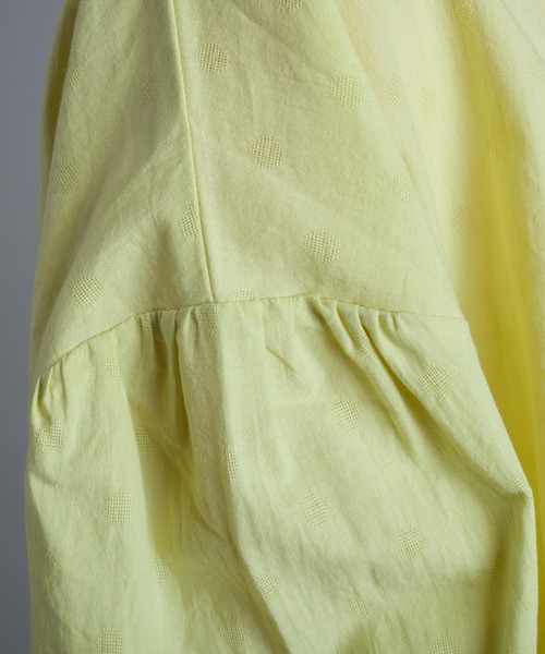 OMNES（オムネス）の「ドットジャガードフリル衿シャツ（シャツ/ブラウス・レディース・ホワイト/ネイビー/イエロー・FREE）」の10枚目の写真