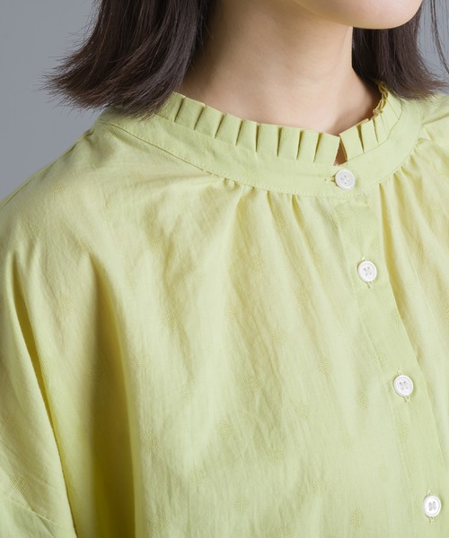 OMNES（オムネス）の「ドットジャガードフリル衿シャツ（シャツ/ブラウス・レディース・ホワイト/ネイビー/イエロー・FREE）」の15枚目の写真