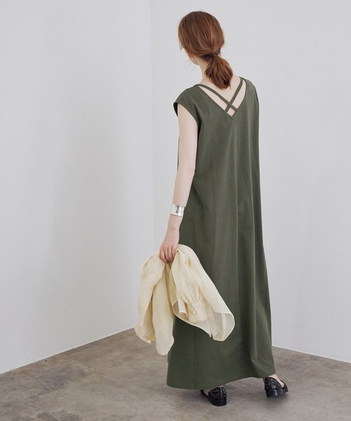 MADEMOISELLE ROPE'(マドモアゼル ロペ)の「バッククロスジャージーロングワンピース(ワンピース・レディース・ブラック/グリーン系その他/ピンク系その他2・38)」の17枚目の写真