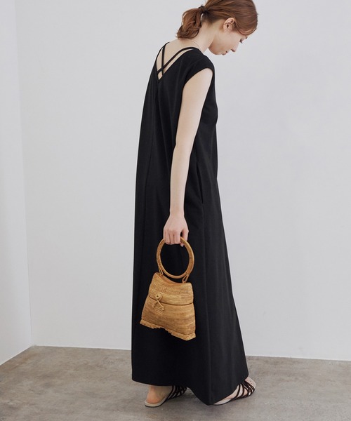 MADEMOISELLE ROPE'(マドモアゼル ロペ)の「バッククロスジャージーロングワンピース(ワンピース・レディース・ブラック/グリーン系その他/ピンク系その他2・38)」の10枚目の写真