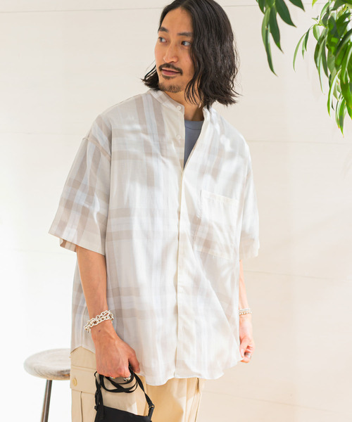 URBAN RESEARCH Sonny Label（アーバンリサーチサニーレーベル）の「ビッグチェックバンドカラーシャツ（シャツ/ブラウス・メンズ・ライトブルー/ベージュ・LARGE/MEDIUM）」の2枚目の写真
