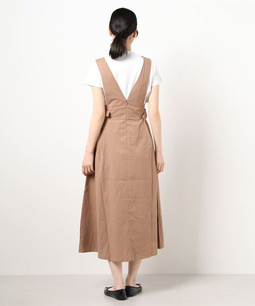 KOBE LETTUCE（コウベレタス）の「サイドベルトVネックジャンパースカート（ジャンパースカート・レディース・カーキ/ブラック/ブラウン系その他・FREE）」の5枚目の写真