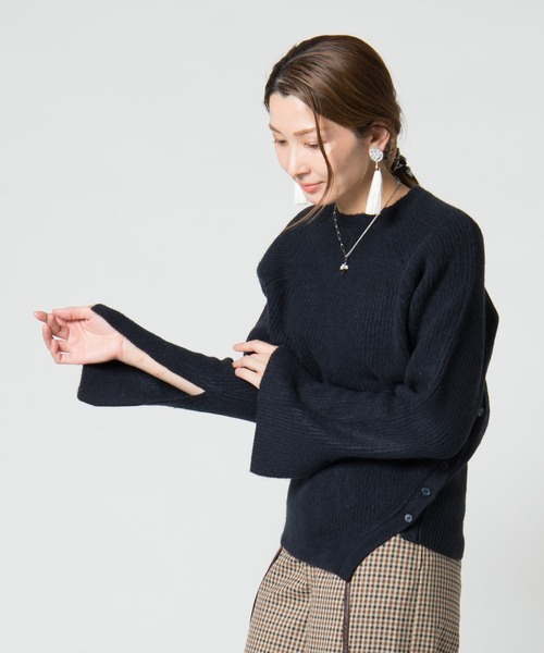 LAYMEE（レイミー）の「Pansy knit / パンジーニット（ニット/セーター・レディース・ライトブルー/ネイビー/ベージュ・FREE）」の14枚目の写真