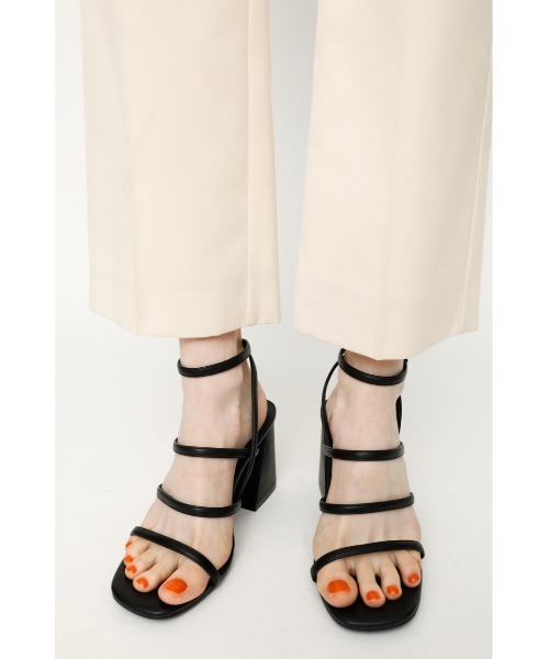 SLY(スライ)の「YNES ANKLE STRAP SANDAL アンクル ストラップ サンダル(サンダル・レディース・ブラック/アイボリー/マルチ・SMALL/MEDIUM/LARGE)」の17枚目の写真