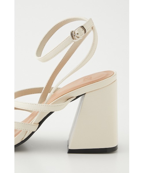 SLY(スライ)の「YNES ANKLE STRAP SANDAL アンクル ストラップ サンダル(サンダル・レディース・ブラック/アイボリー/マルチ・SMALL/MEDIUM/LARGE)」の8枚目の写真