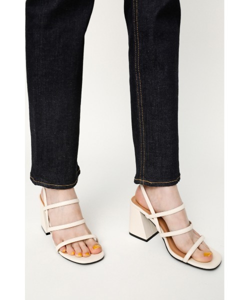 SLY(スライ)の「YNES ANKLE STRAP SANDAL アンクル ストラップ サンダル(サンダル・レディース・ブラック/アイボリー/マルチ・SMALL/MEDIUM/LARGE)」の10枚目の写真