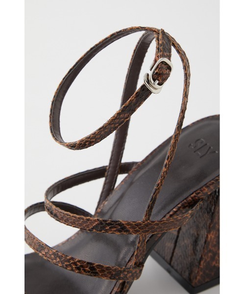 SLY(スライ)の「YNES ANKLE STRAP SANDAL アンクル ストラップ サンダル(サンダル・レディース・ブラック/アイボリー/マルチ・SMALL/MEDIUM/LARGE)」の22枚目の写真