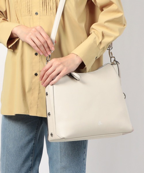 Pi(ピーアイ)の「スダッズ付き2WAYショルダーバッグ(ショルダーバッグ・レディース・ブラック/ブラウン/ブルー/ボルドー/アイボリー・フリー)」の1枚目の写真