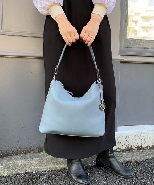 Pi(ピーアイ)の「スダッズ付き2WAYショルダーバッグ(ショルダーバッグ・レディース・ブラック/ブラウン/ブルー/ボルドー/アイボリー・フリー)」の4枚目の写真