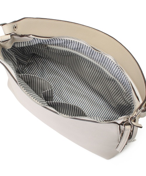 Pi(ピーアイ)の「スダッズ付き2WAYショルダーバッグ(ショルダーバッグ・レディース・ブラック/ブラウン/ブルー/ボルドー/アイボリー・フリー)」の16枚目の写真