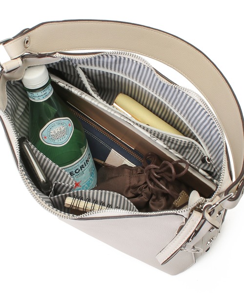 Pi(ピーアイ)の「スダッズ付き2WAYショルダーバッグ(ショルダーバッグ・レディース・ブラック/ブラウン/ブルー/ボルドー/アイボリー・フリー)」の17枚目の写真