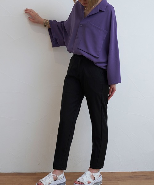 INTERPLAY(インタープレイ)の「【INTERPLAY】 タイトフィットテーパード センタープレスパンツ(スラックス・レディース・ライトベージュ/グレー/ブラック・MEDIUM/SMALL/LARGE)」の2枚目の写真